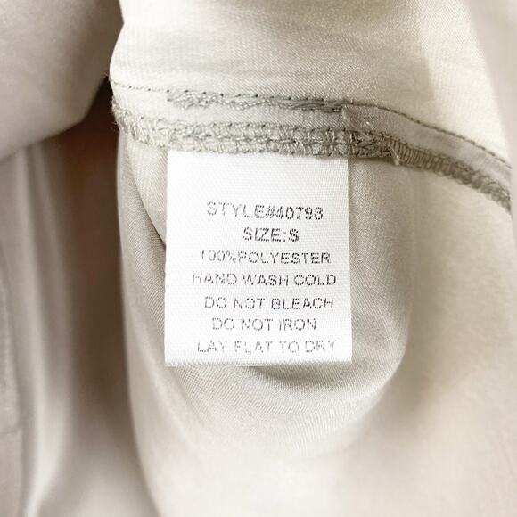 New With Tags Grade & Gather Gray Feather Spaghetti Strap Blouse Womens Sz Small - Picture 7 of 11